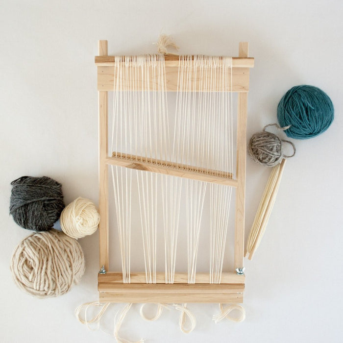 Loom Knit: Make Your Own Yarn Feeder, BEGINNER